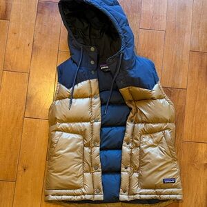 Patagonia Blue and Tan Puffer Vest